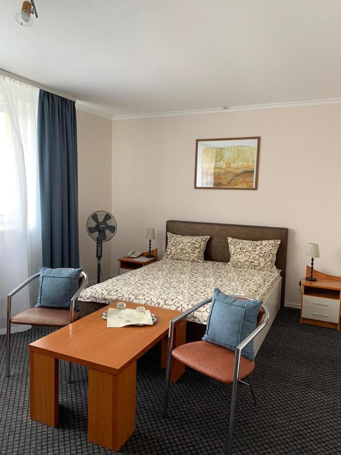 Hotel Kim Mogilev Exterior foto